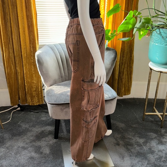 BDG Rust-Toned Denim Pants with Contrast Stitching - Picture 6 of 15